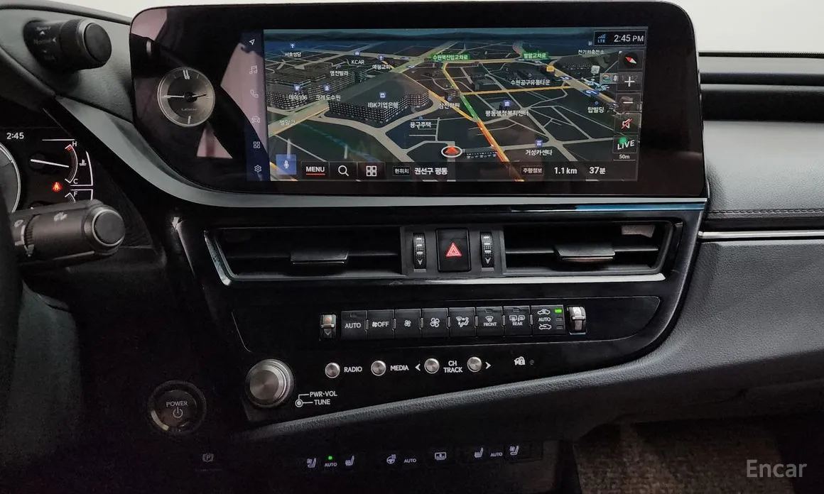 Фото 14 - Lexus ES