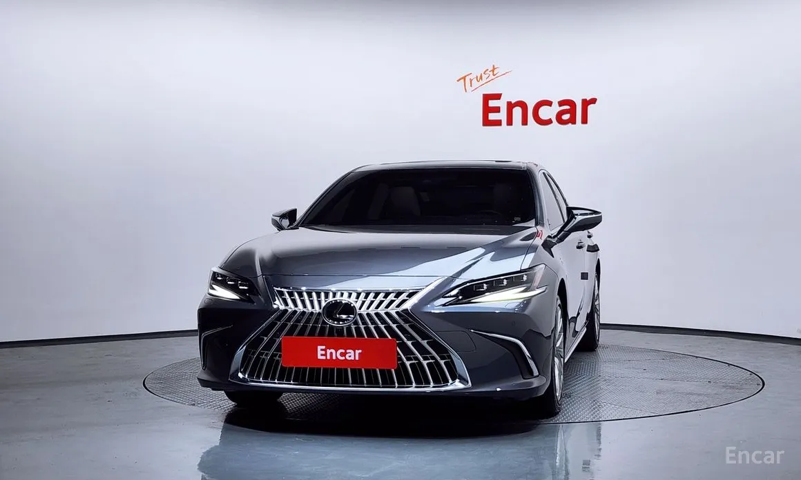 Фото 3 - Lexus ES