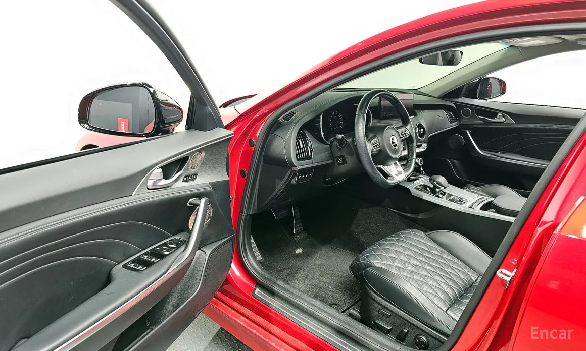 Фото 10 - Kia Stinger