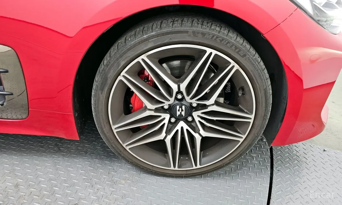 Фото 5 - Kia Stinger