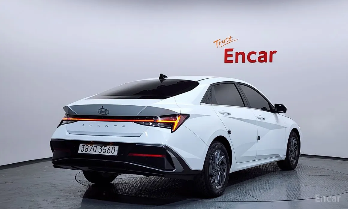 Фото 2 - Hyundai Avante