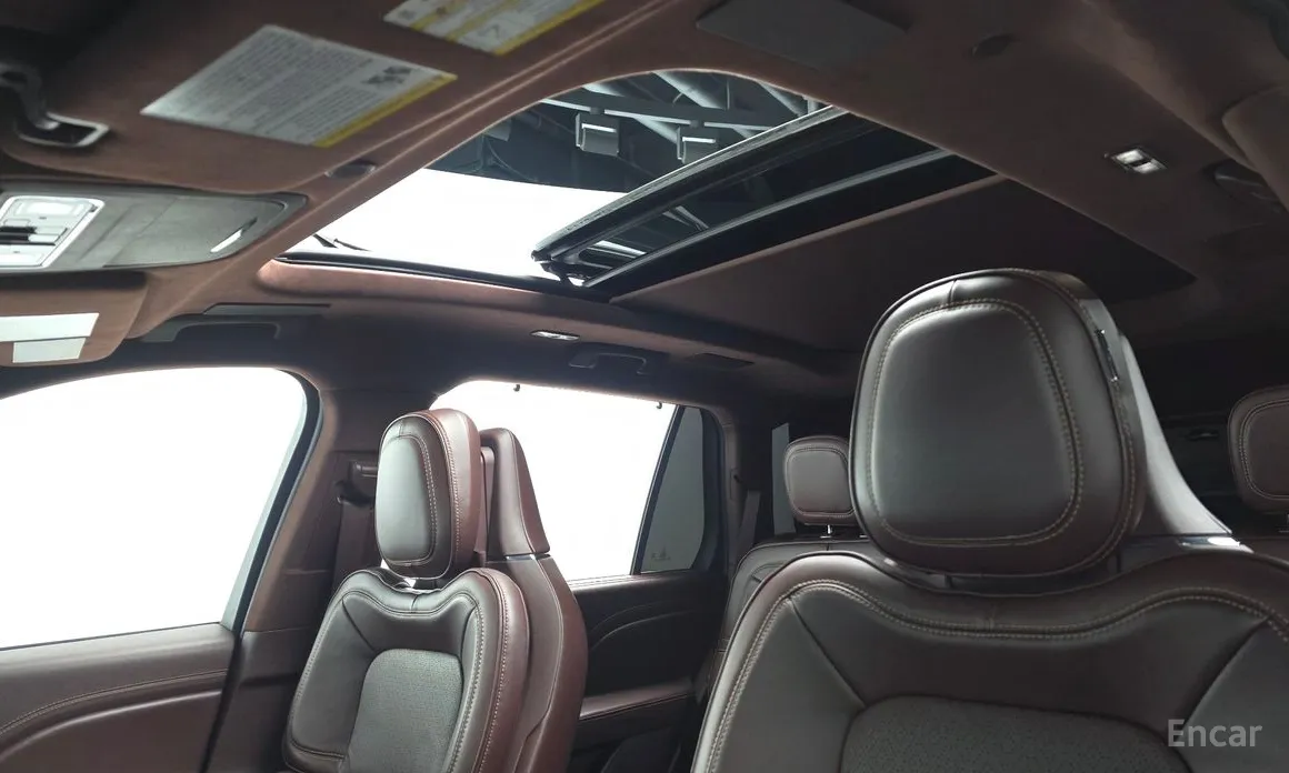 Фото 18 - Lincoln Aviator