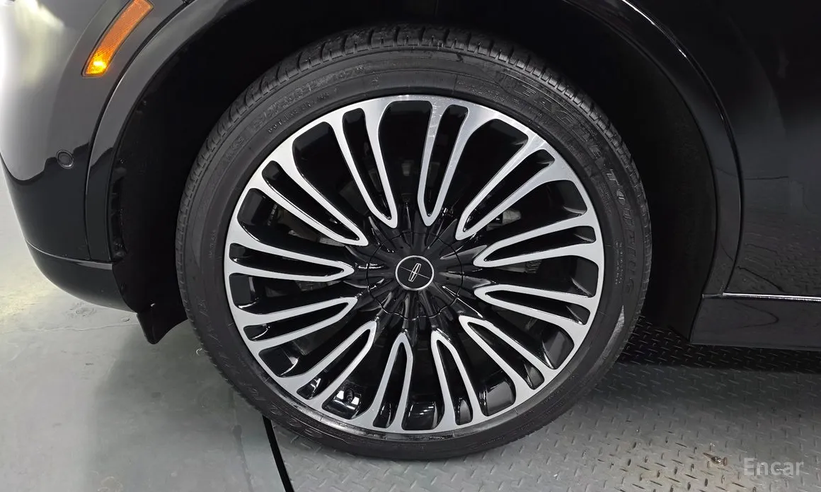 Фото 5 - Lincoln Aviator