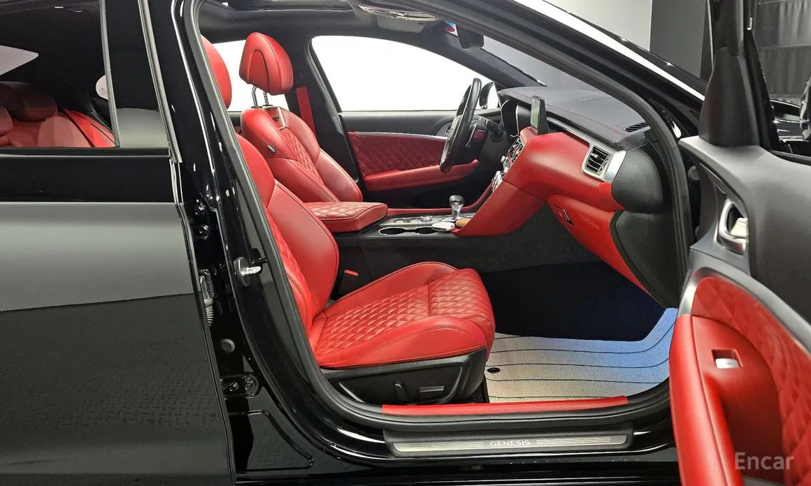 Photo 11 - Genesis G70