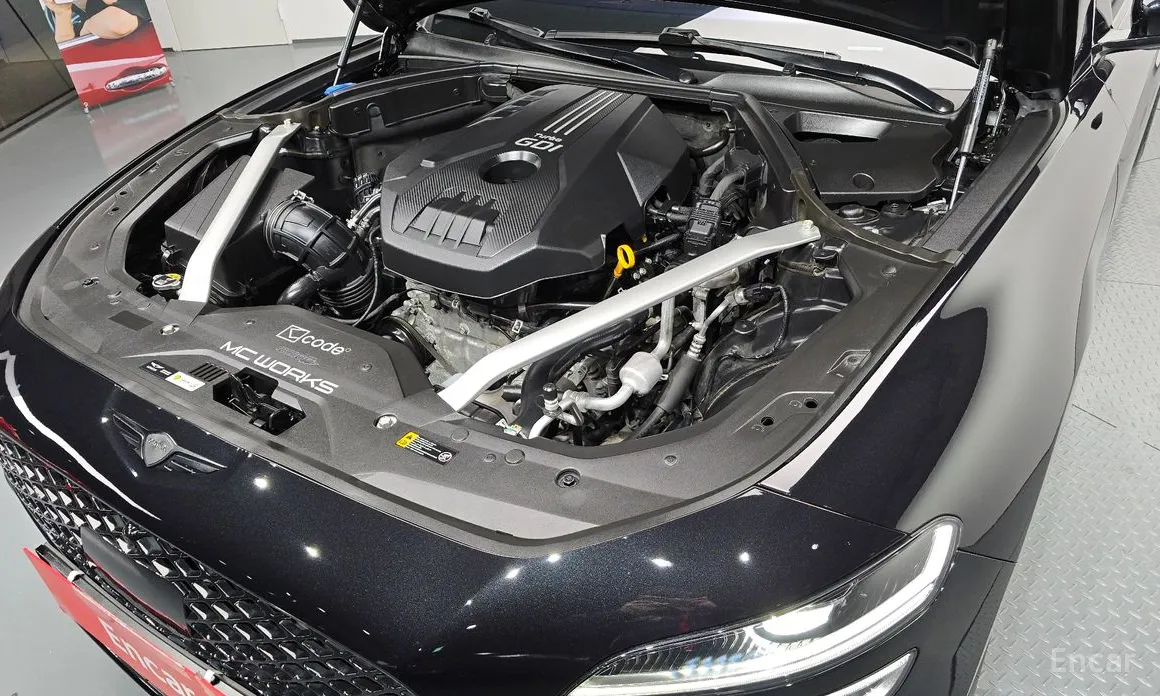 Photo 6 - Genesis G70