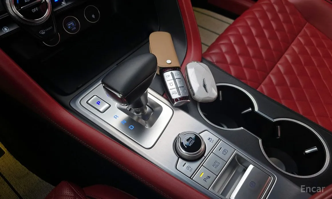 Photo 9 - Genesis G70