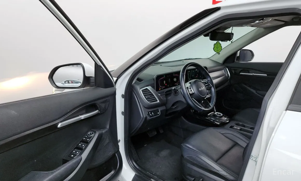 Фото 10 - Kia Seltos