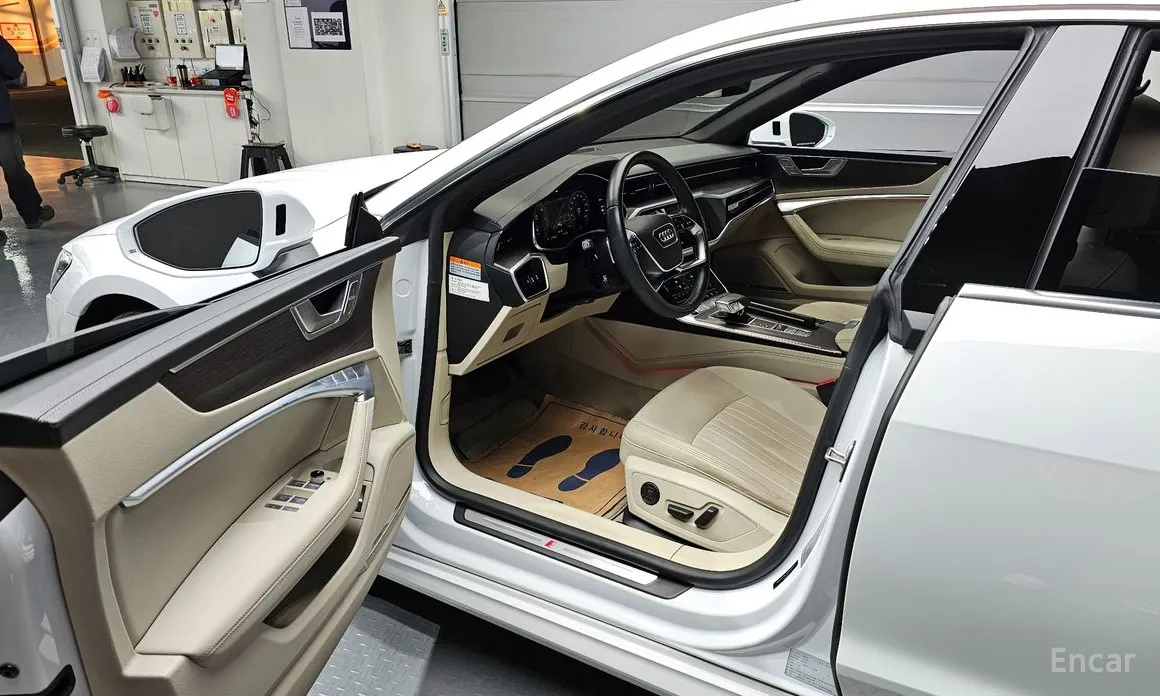 Фото 10 - Audi A7