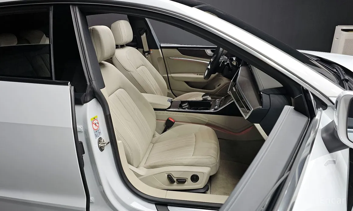 Фото 12 - Audi A7