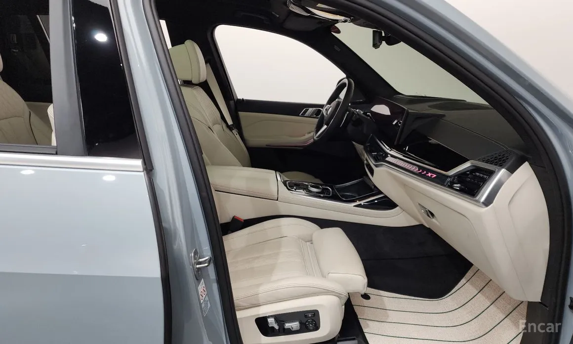 Photo 11 - BMW X7