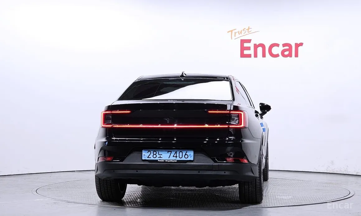 Фото 4 - Polestar 2