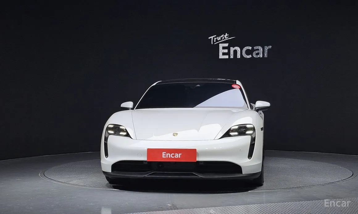 Фото 3 - Porsche Taycan