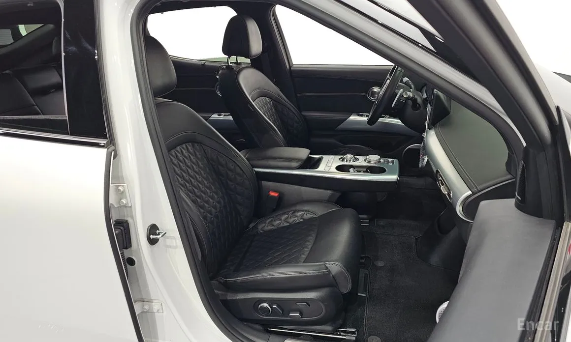 Фото 10 - Genesis GV60