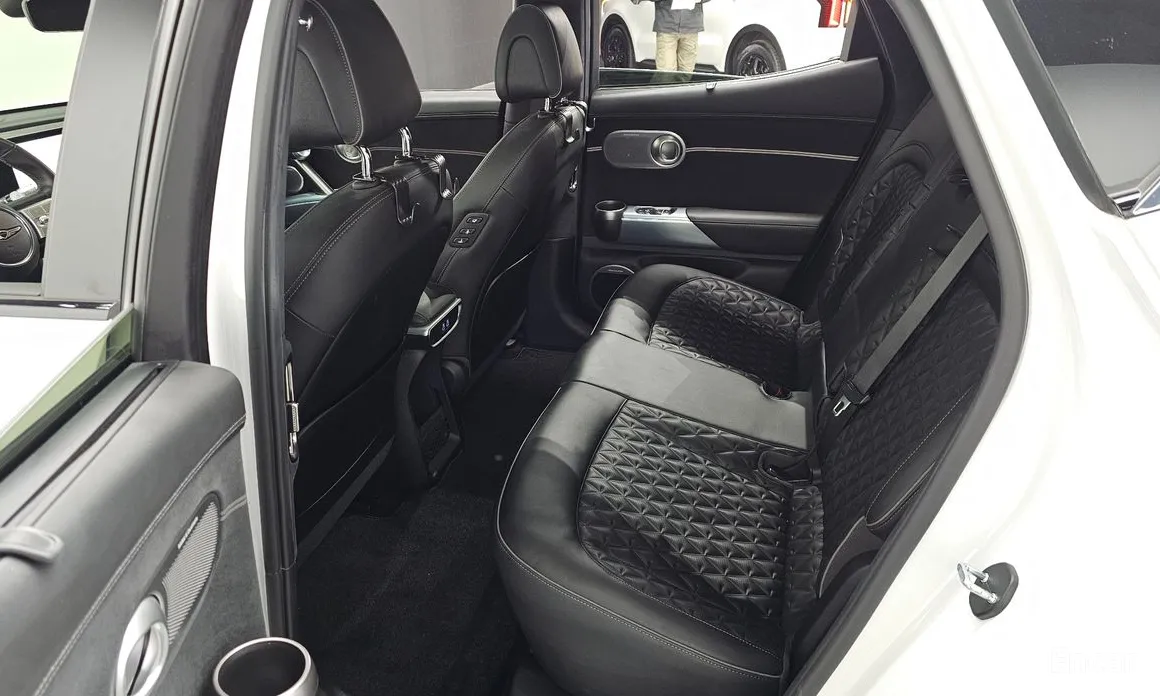 Фото 12 - Genesis GV60