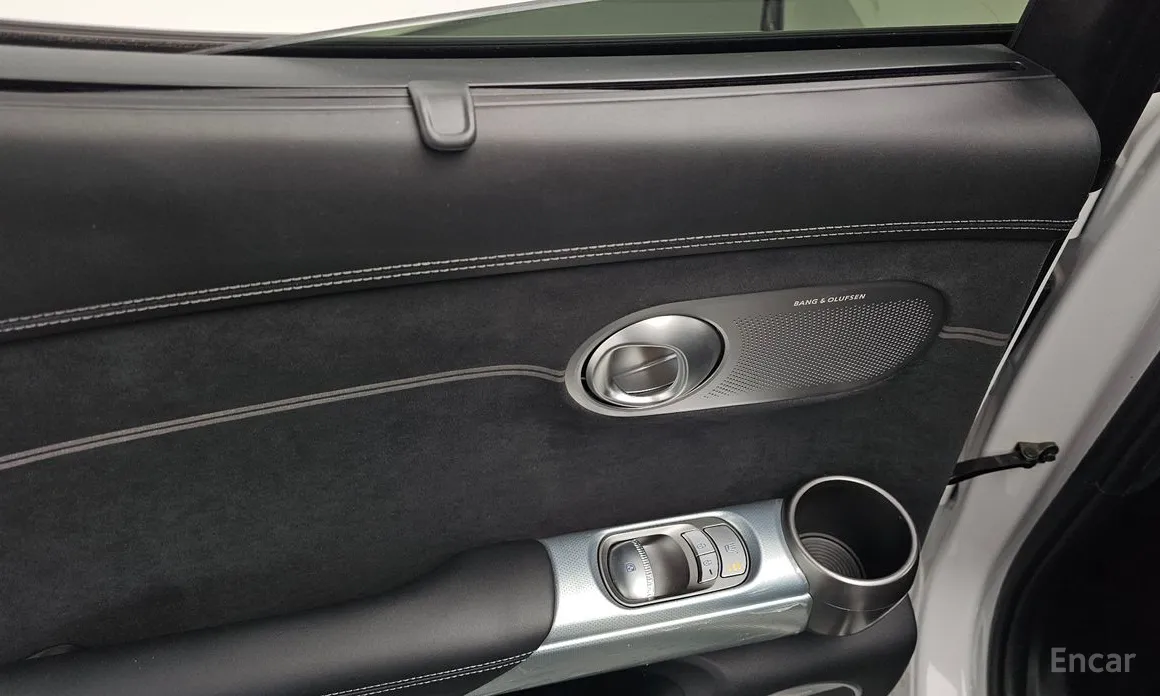 Фото 19 - Genesis GV60