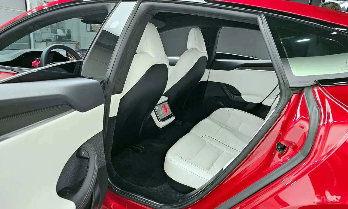 Фото 11 - Tesla Model S