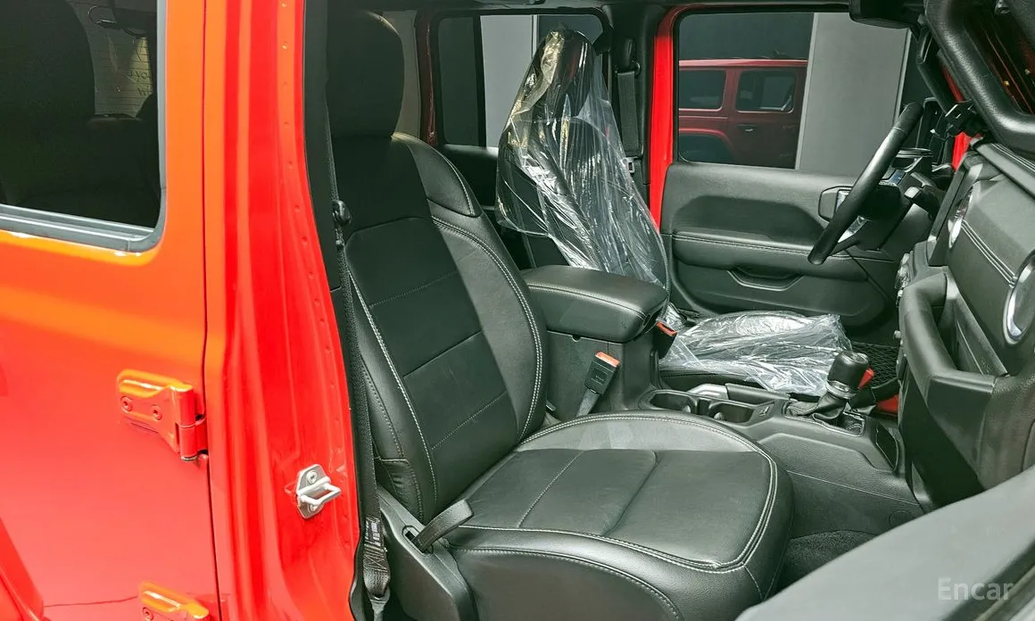 Фото 10 - Jeep Wrangler