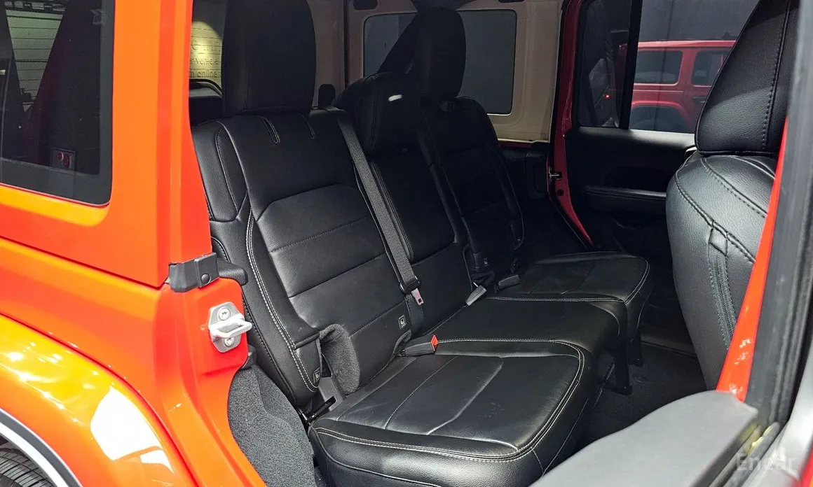 Фото 12 - Jeep Wrangler