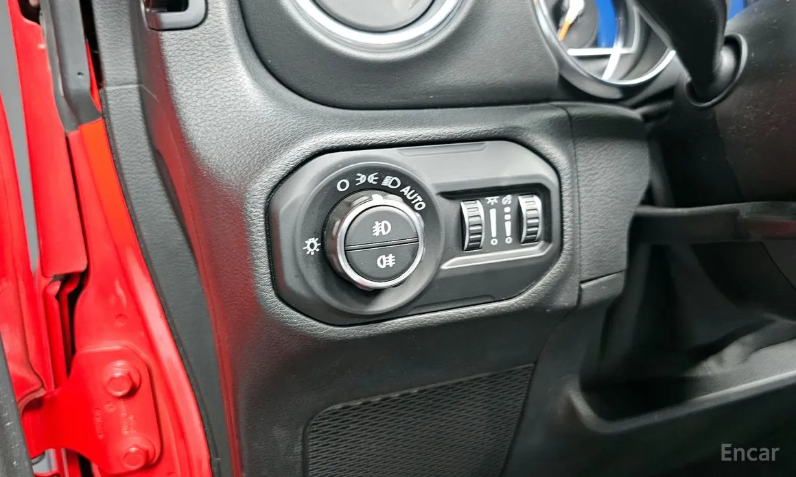 Фото 19 - Jeep Wrangler