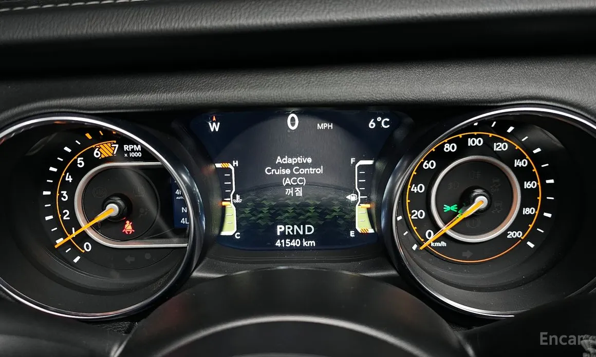 Фото 8 - Jeep Wrangler