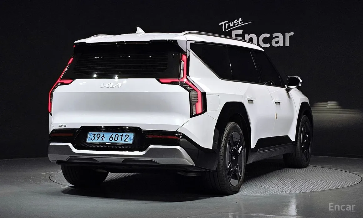 Фото 2 - Kia EV9