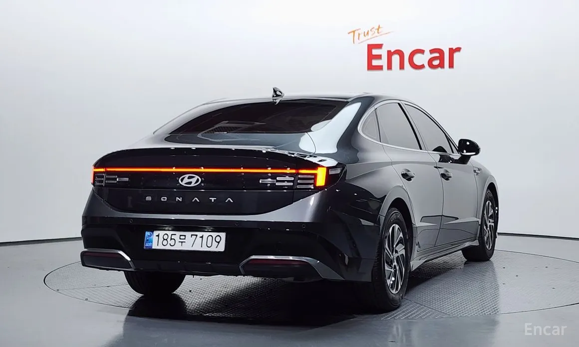 Фото 2 - Hyundai Sonata