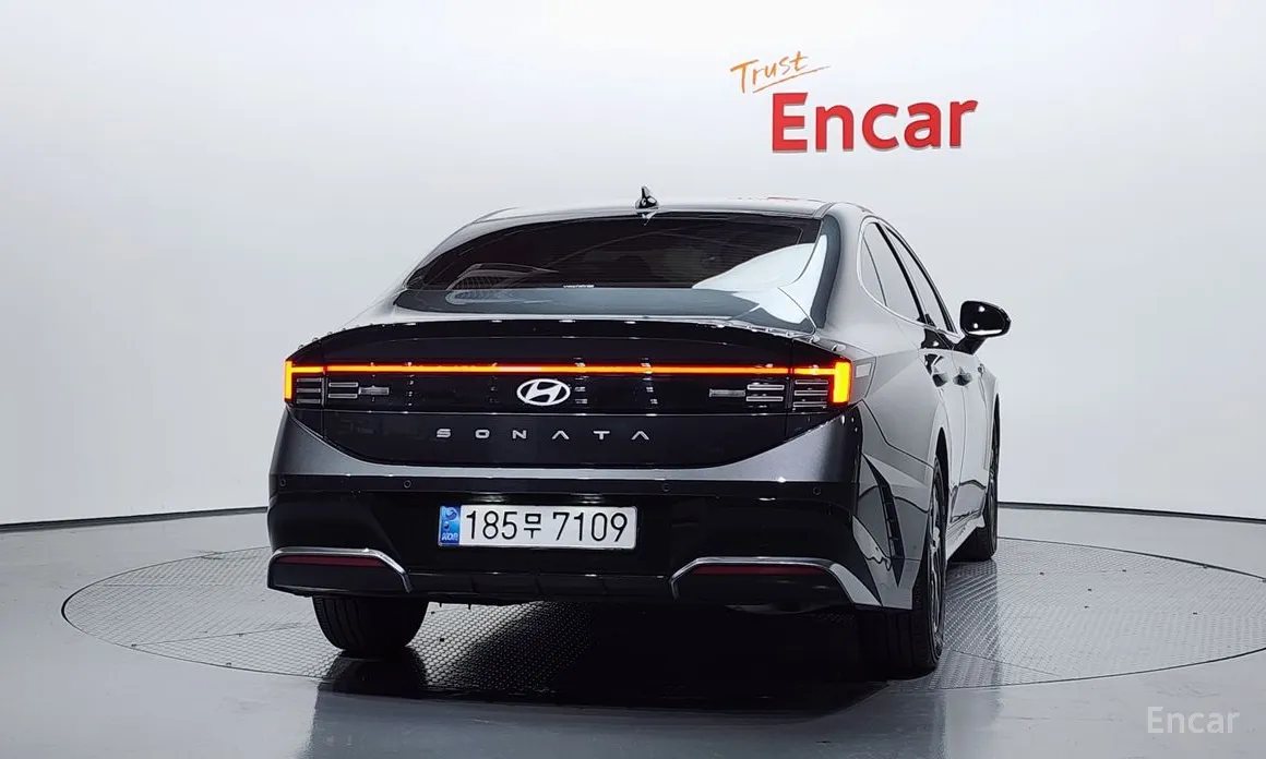 Фото 4 - Hyundai Sonata