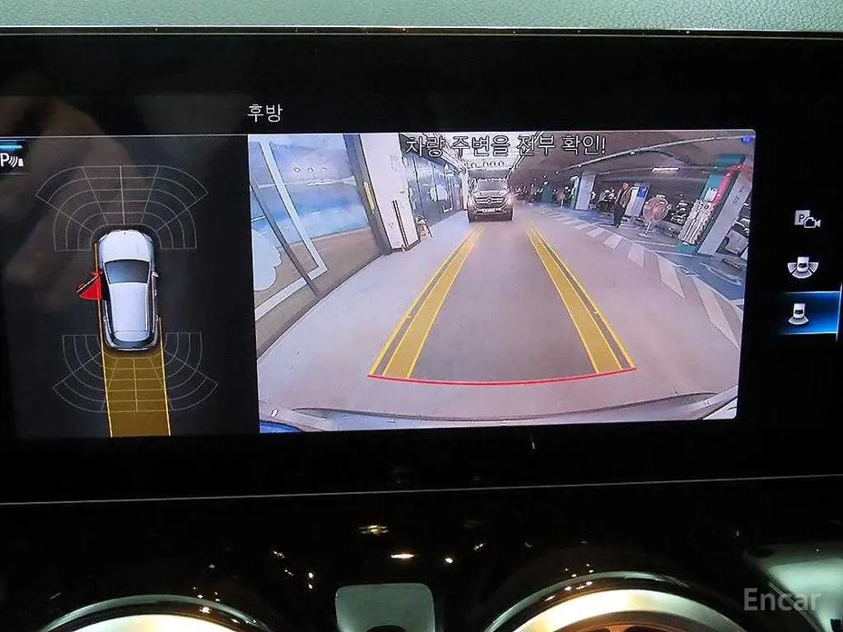 Фото 14 - Mercedes-Benz GLA-Class