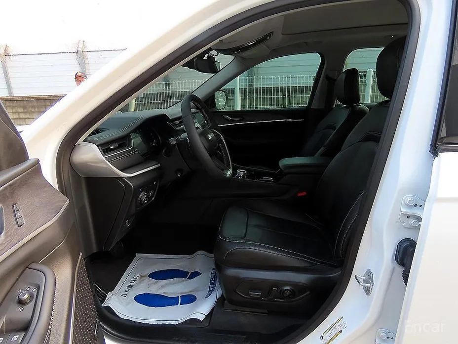 Фото 4 - Jeep Cherokee