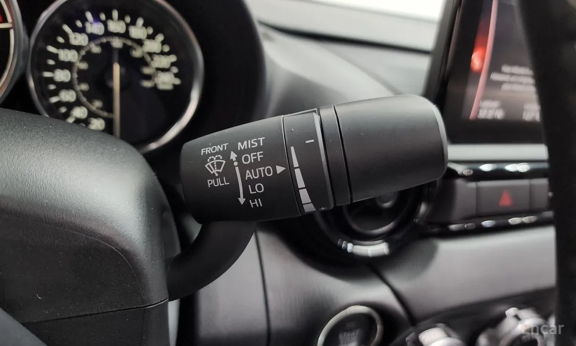 Фото 16 - Mazda MX-5 Miata