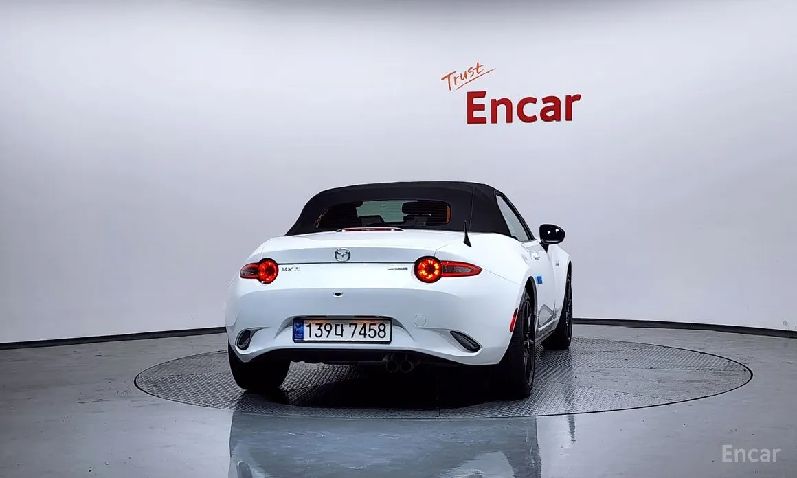 Фото 4 - Mazda MX-5 Miata