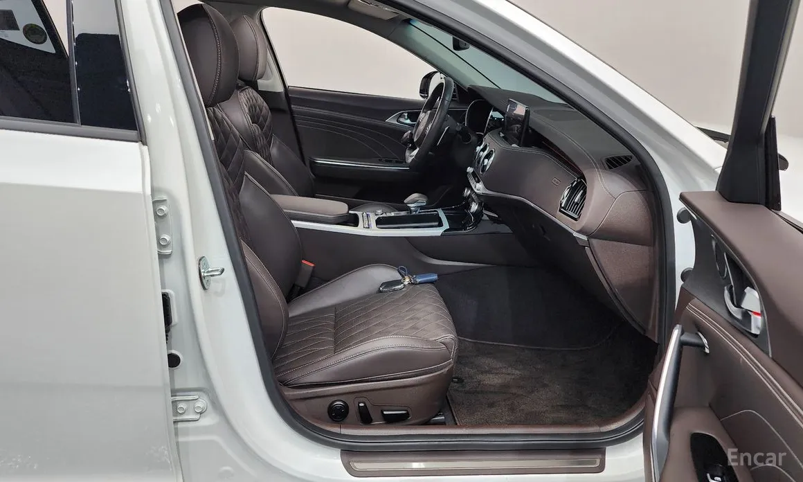 Фото 11 - Kia Stinger