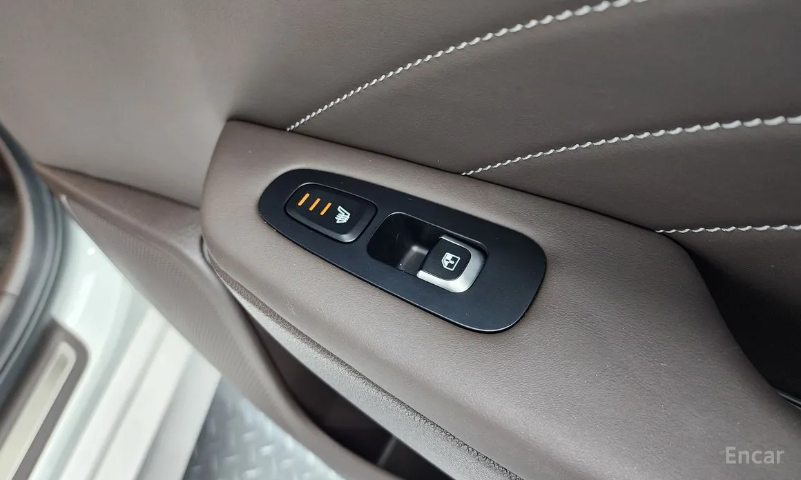 Фото 18 - Kia Stinger