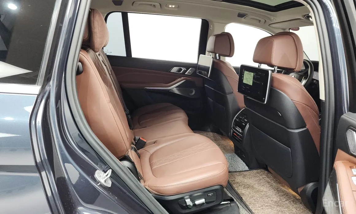 Фото 12 - BMW X7