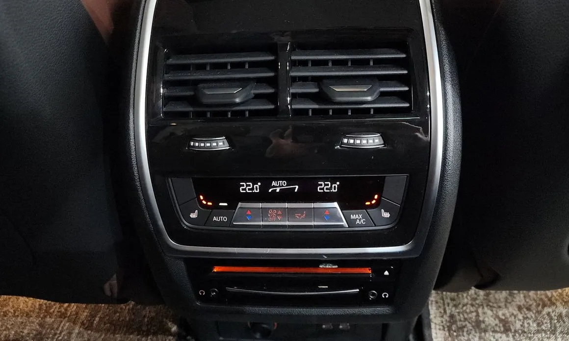 Фото 19 - BMW X7