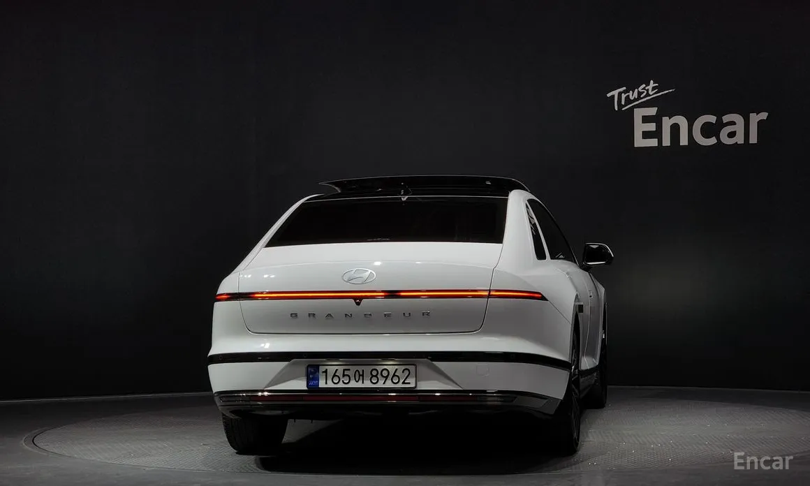 Фото 4 - Hyundai Grandeur