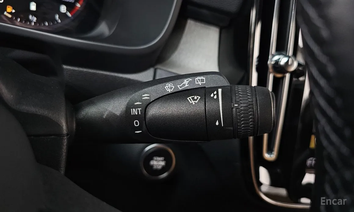 Фото 17 - Volvo XC40