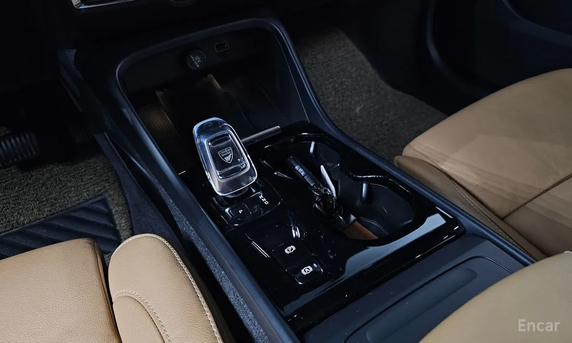 Фото 9 - Volvo XC40