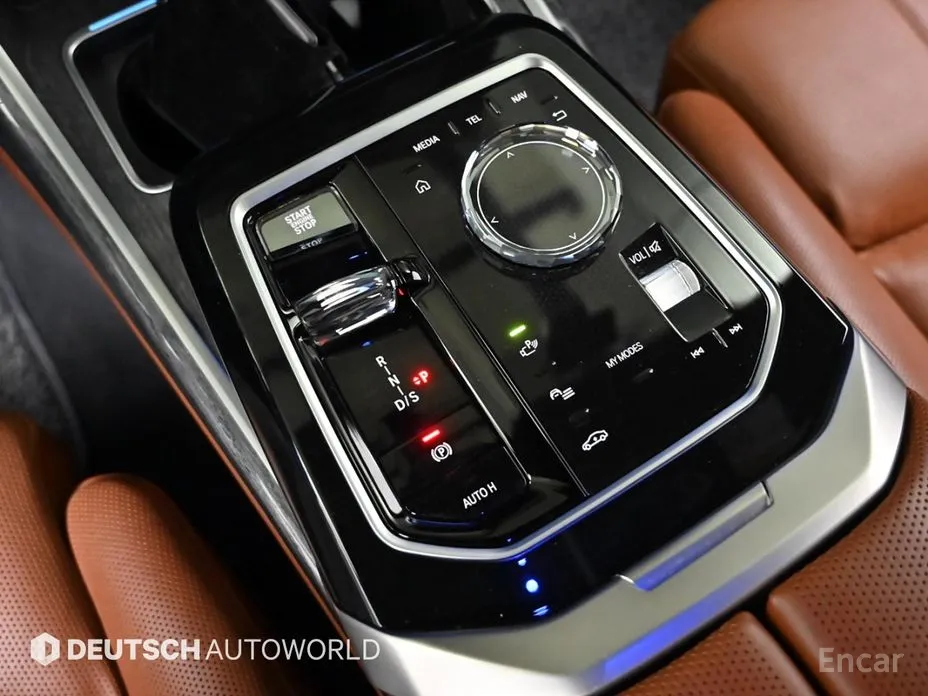 Фото 9 - BMW 7 Series