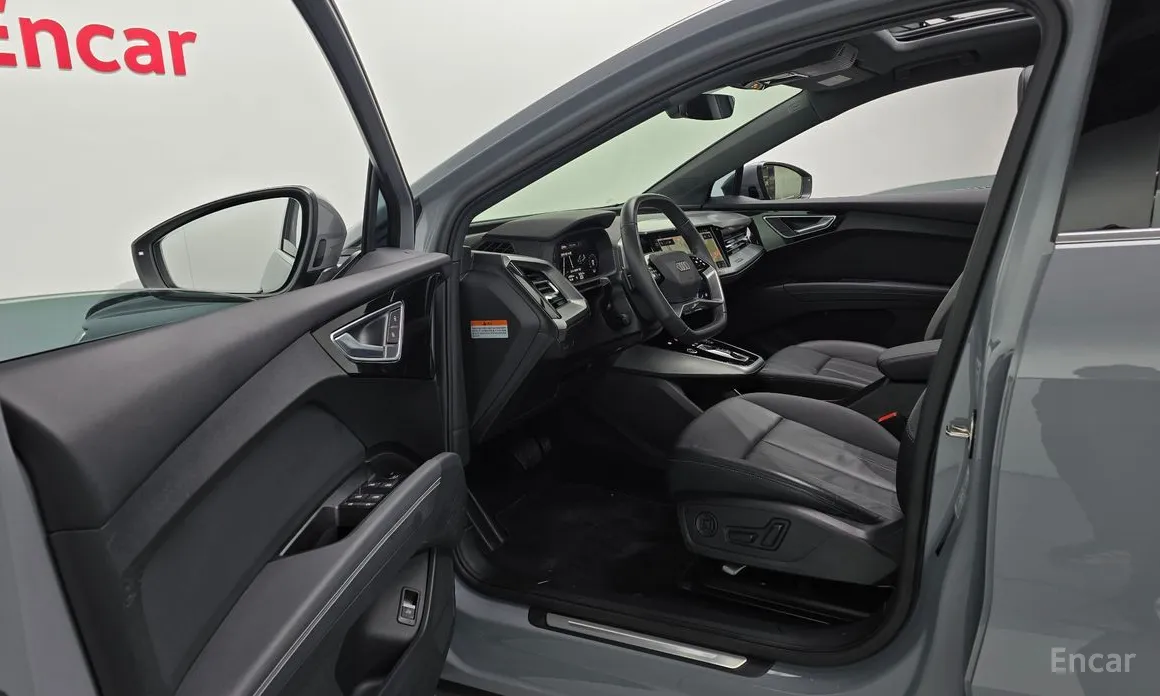 Фото 10 - Audi Q4 e-tron