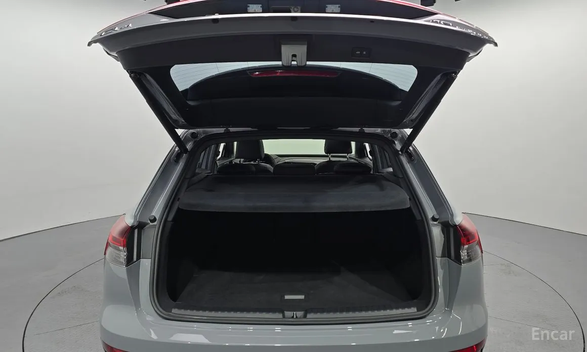 Фото 20 - Audi Q4 e-tron