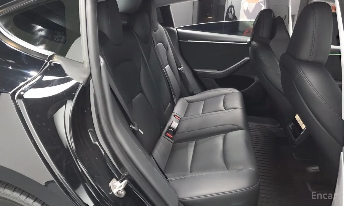 Фото 11 - Tesla Model 3