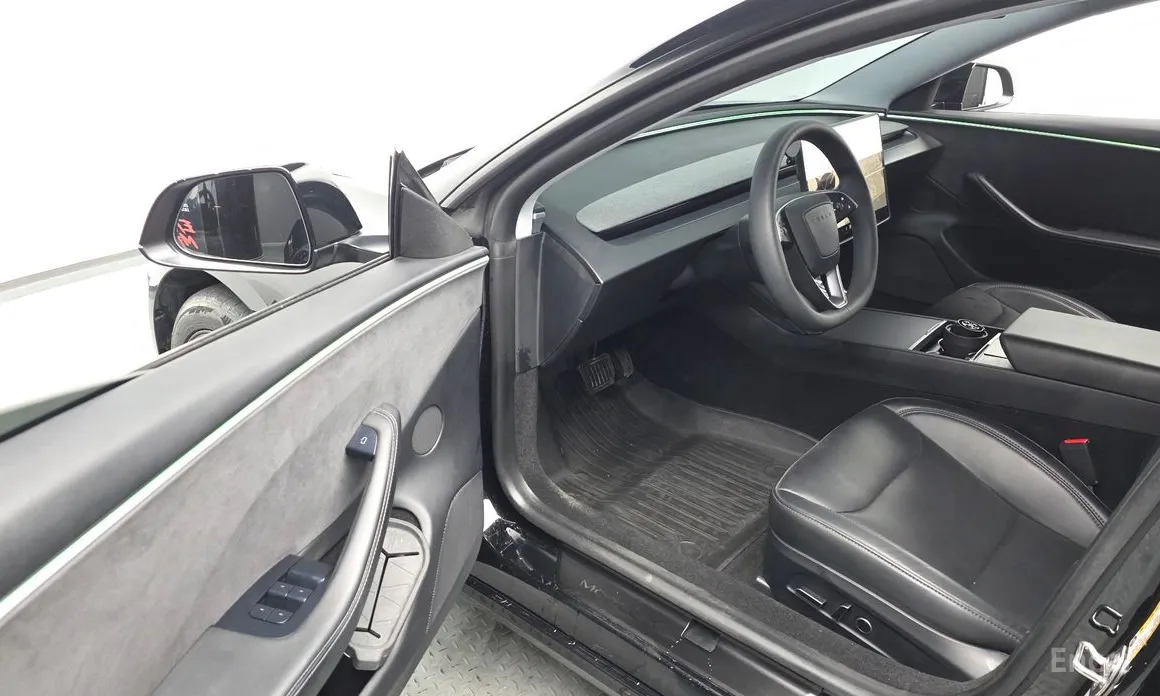 Фото 12 - Tesla Model 3