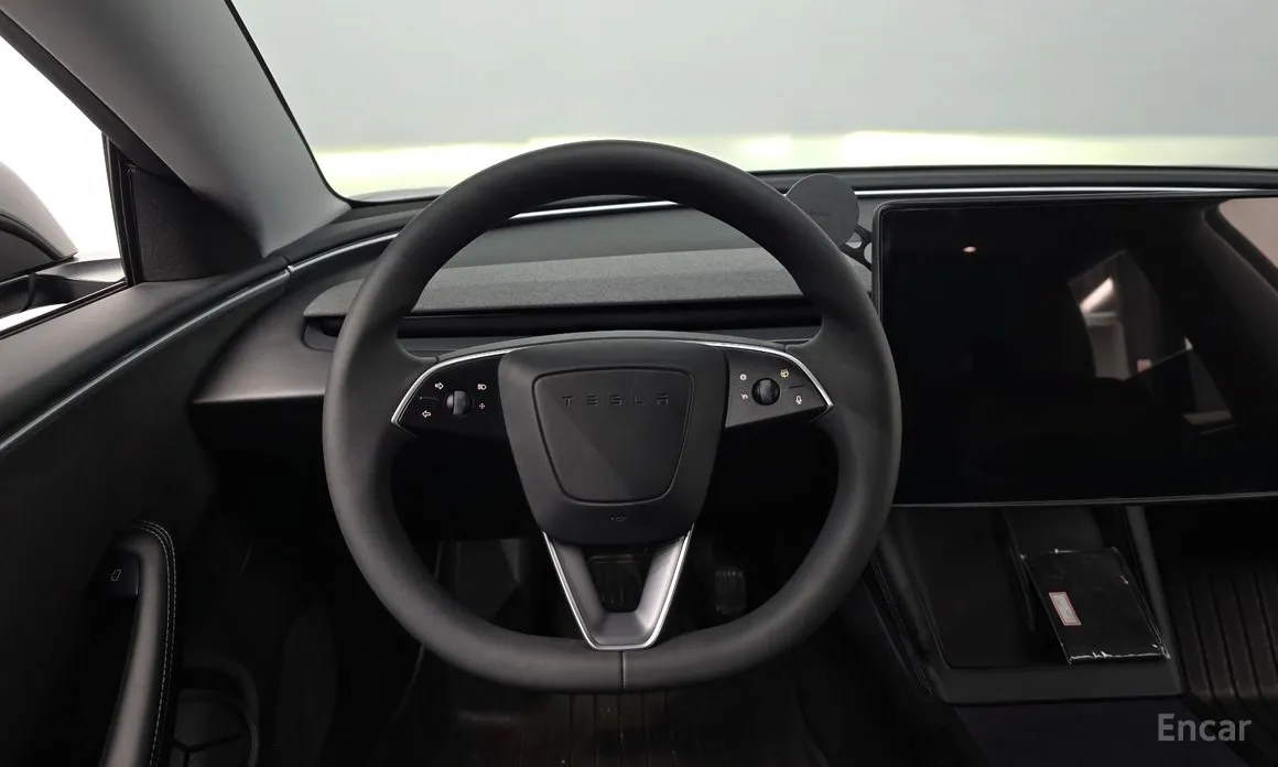 Фото 13 - Tesla Model 3