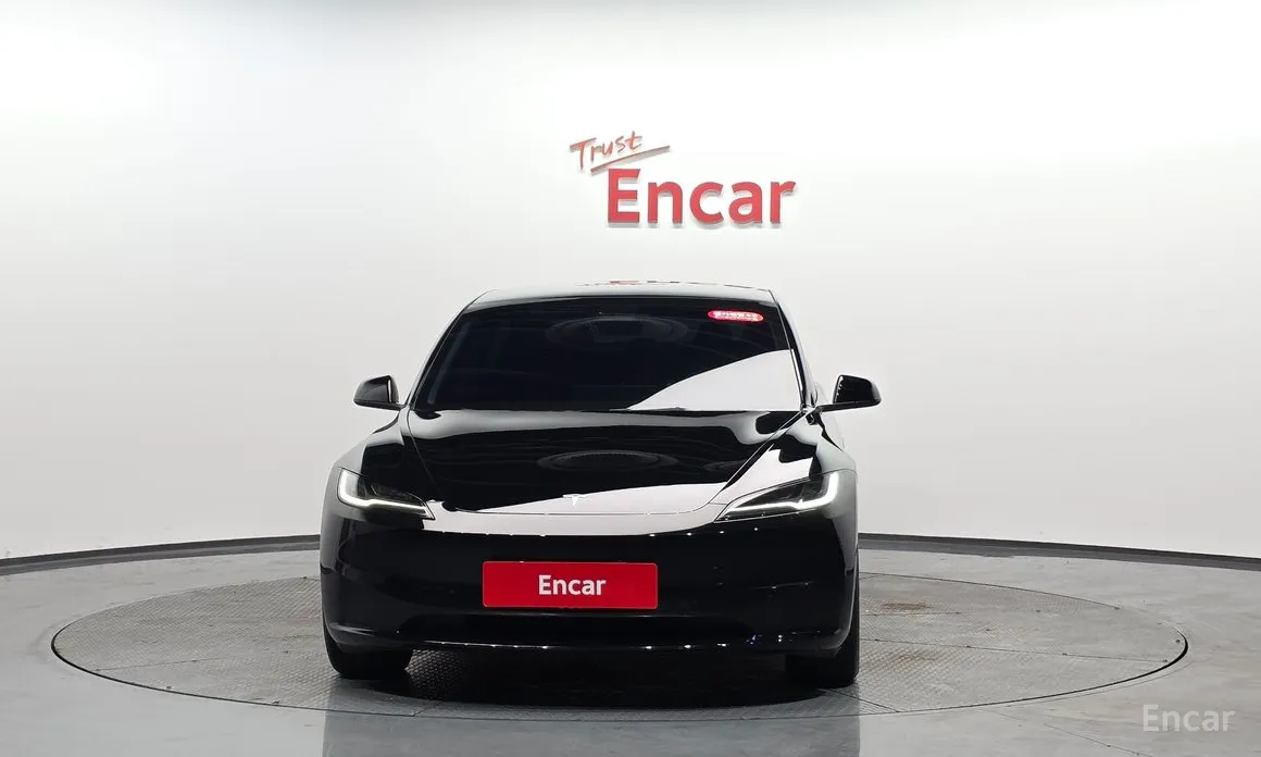 Фото 3 - Tesla Model 3