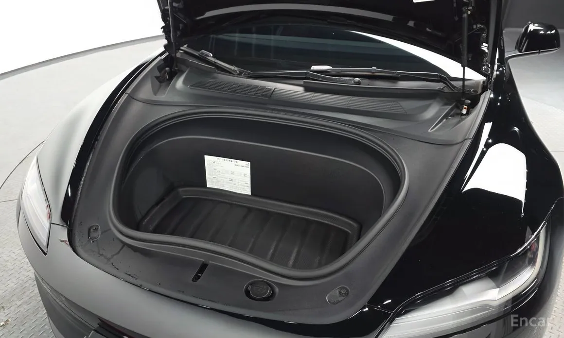 Фото 6 - Tesla Model 3