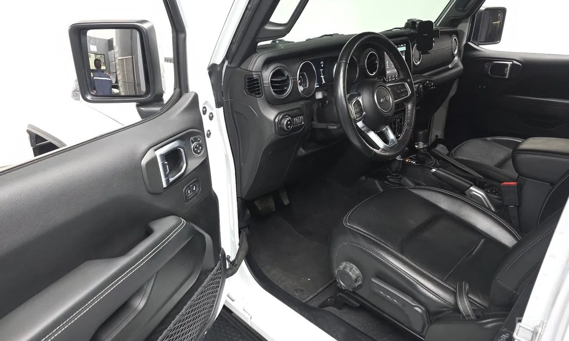 Фото 12 - Jeep Wrangler