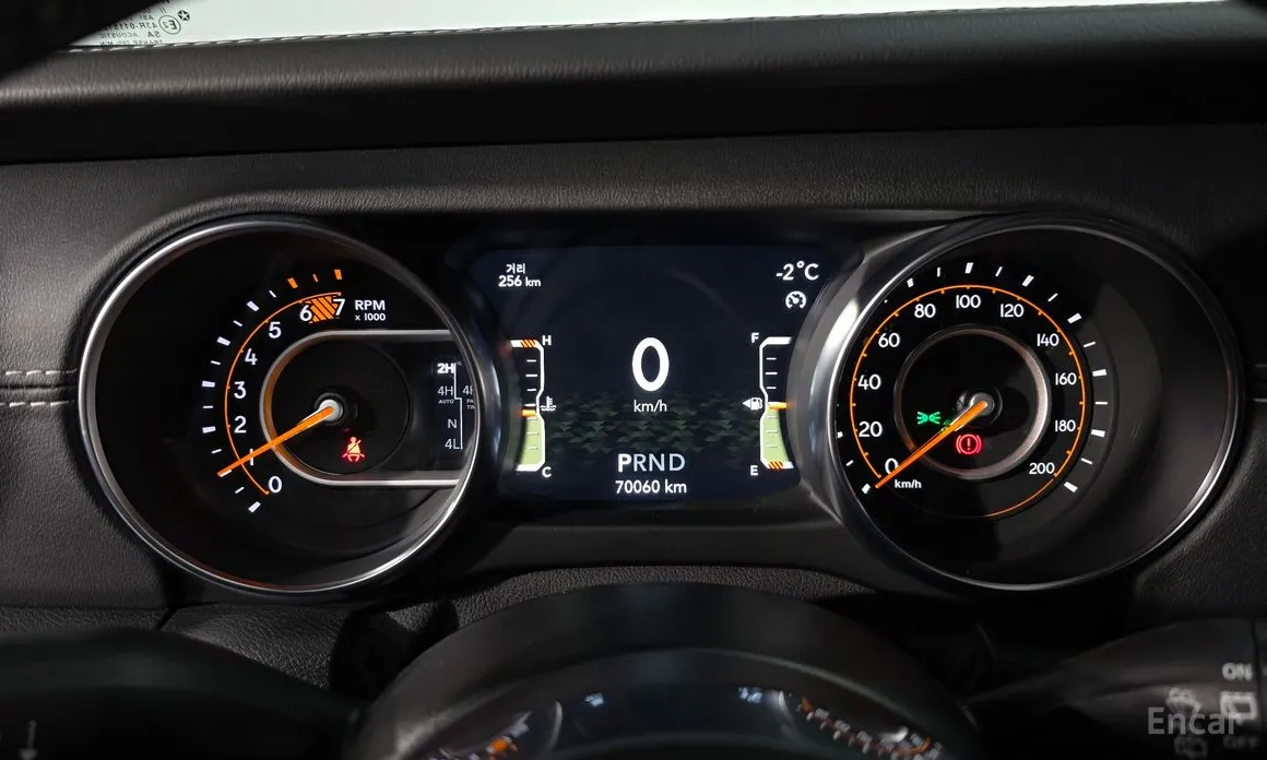 Фото 8 - Jeep Wrangler