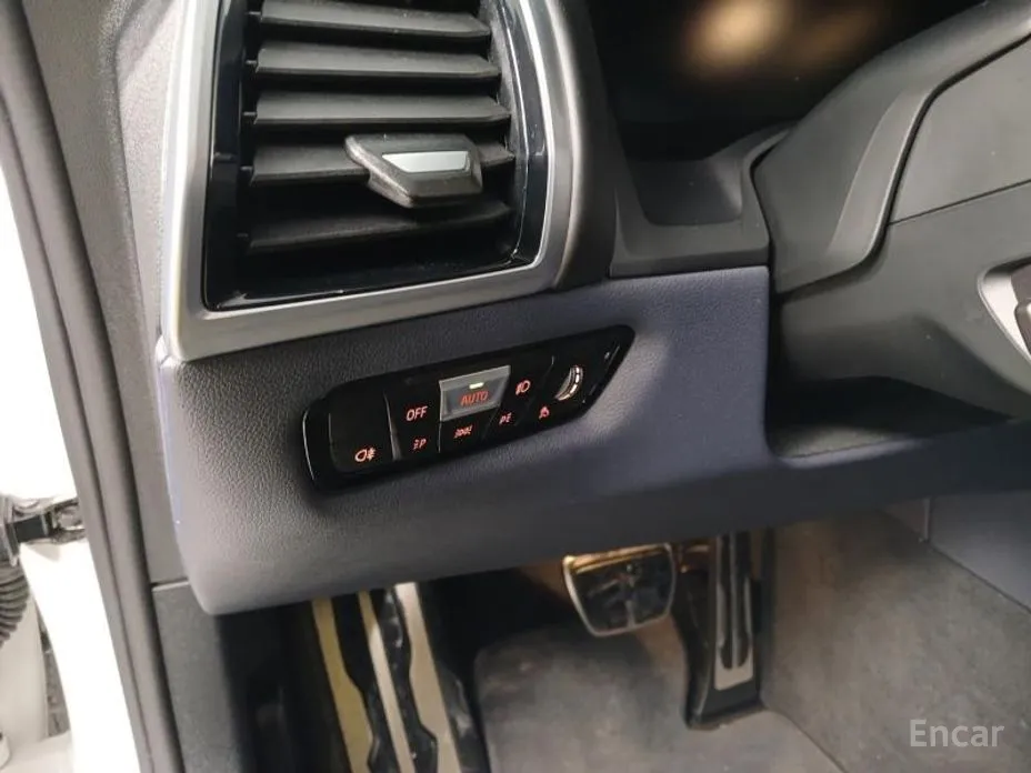 Фото 12 - BMW 8 Series