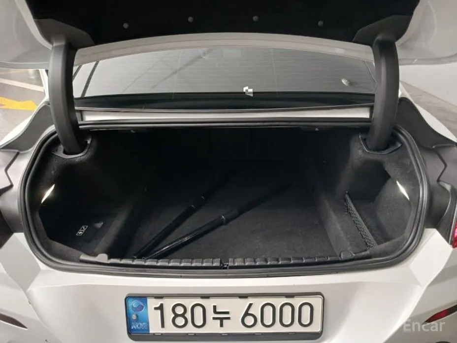 Фото 18 - BMW 8 Series